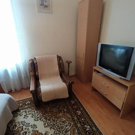 Lviv Rest Zelena Apartment Exterior photo